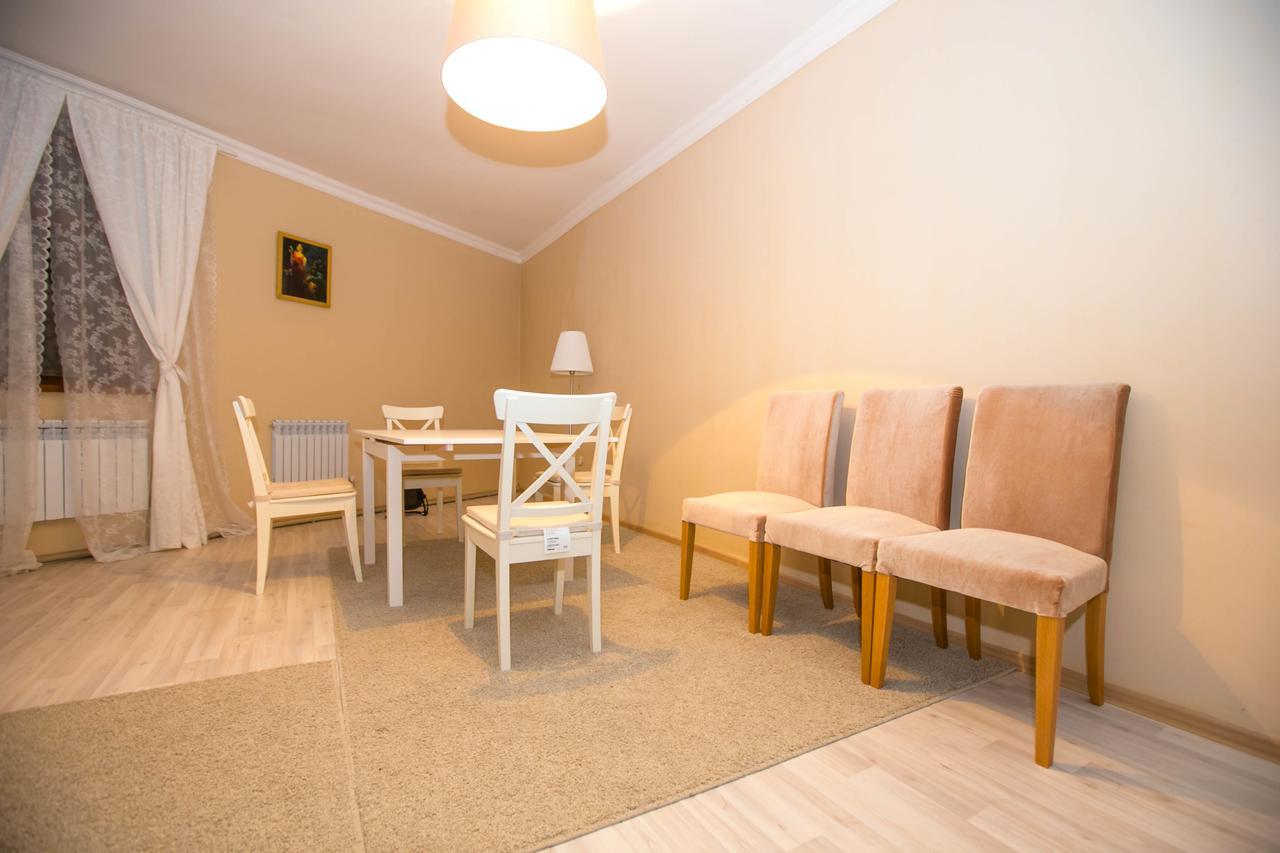 Hotel Jasmine Atyrau Bagian luar foto