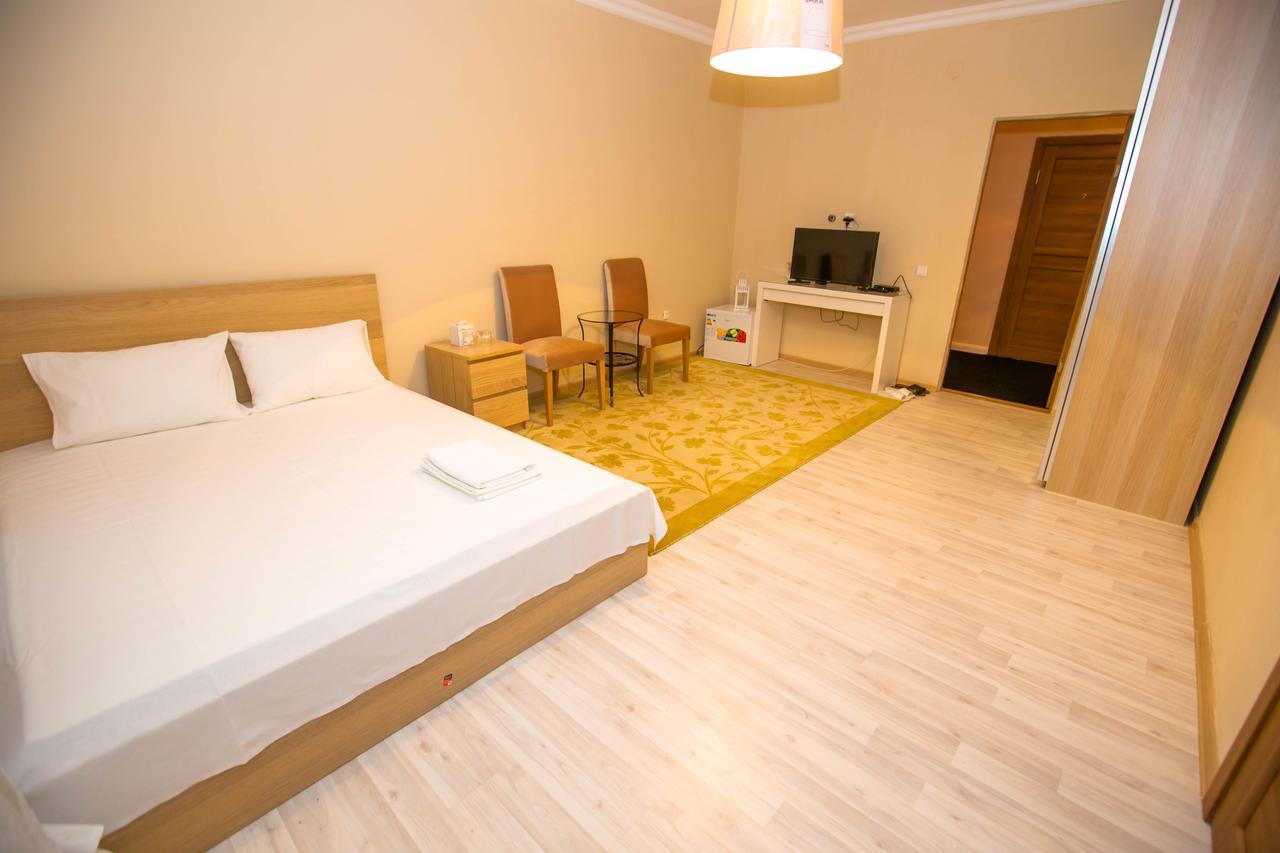 Hotel Jasmine Atyrau Bagian luar foto