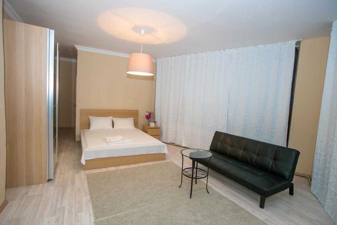 Hotel Jasmine Atyrau Bagian luar foto