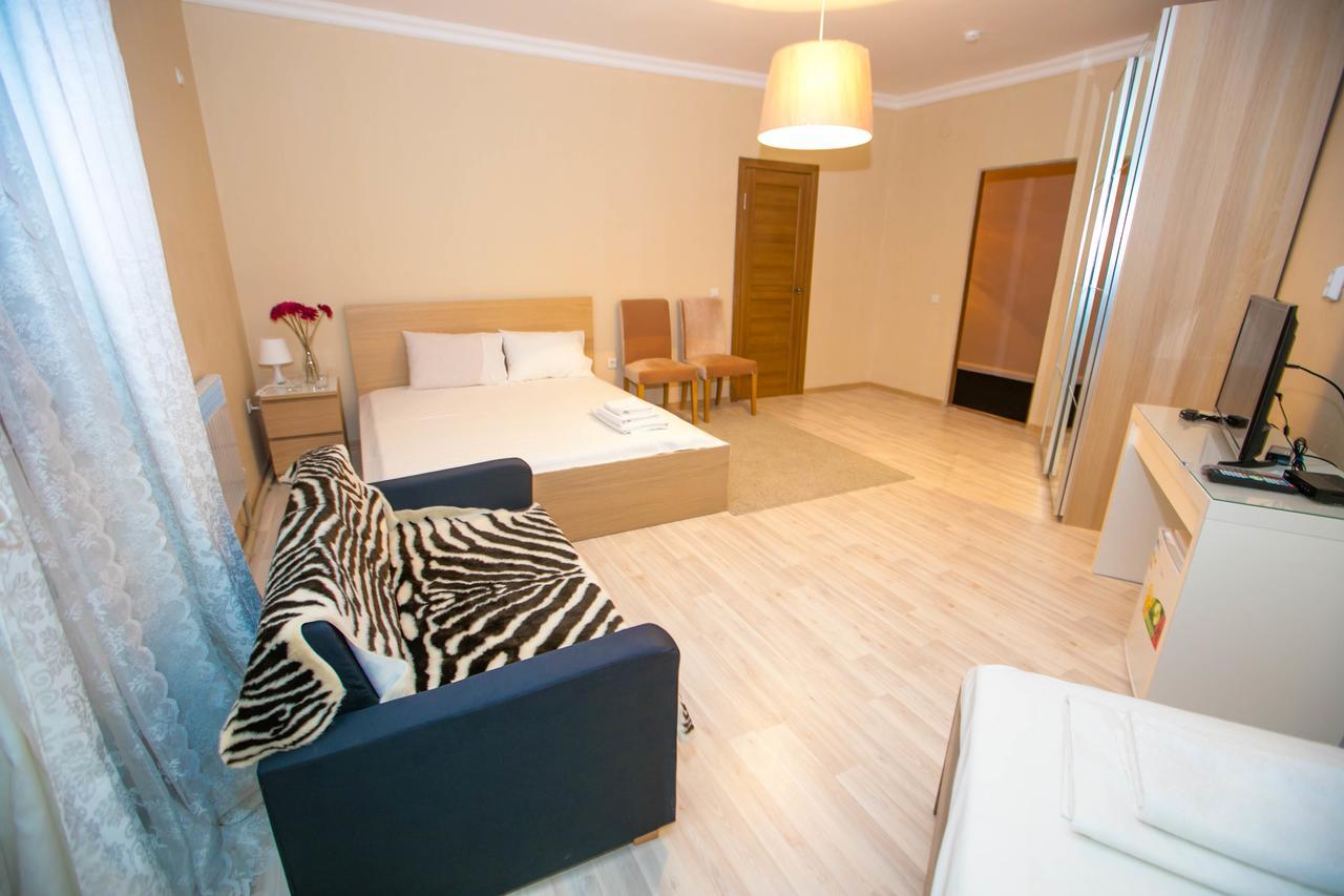 Hotel Jasmine Atyrau Bagian luar foto