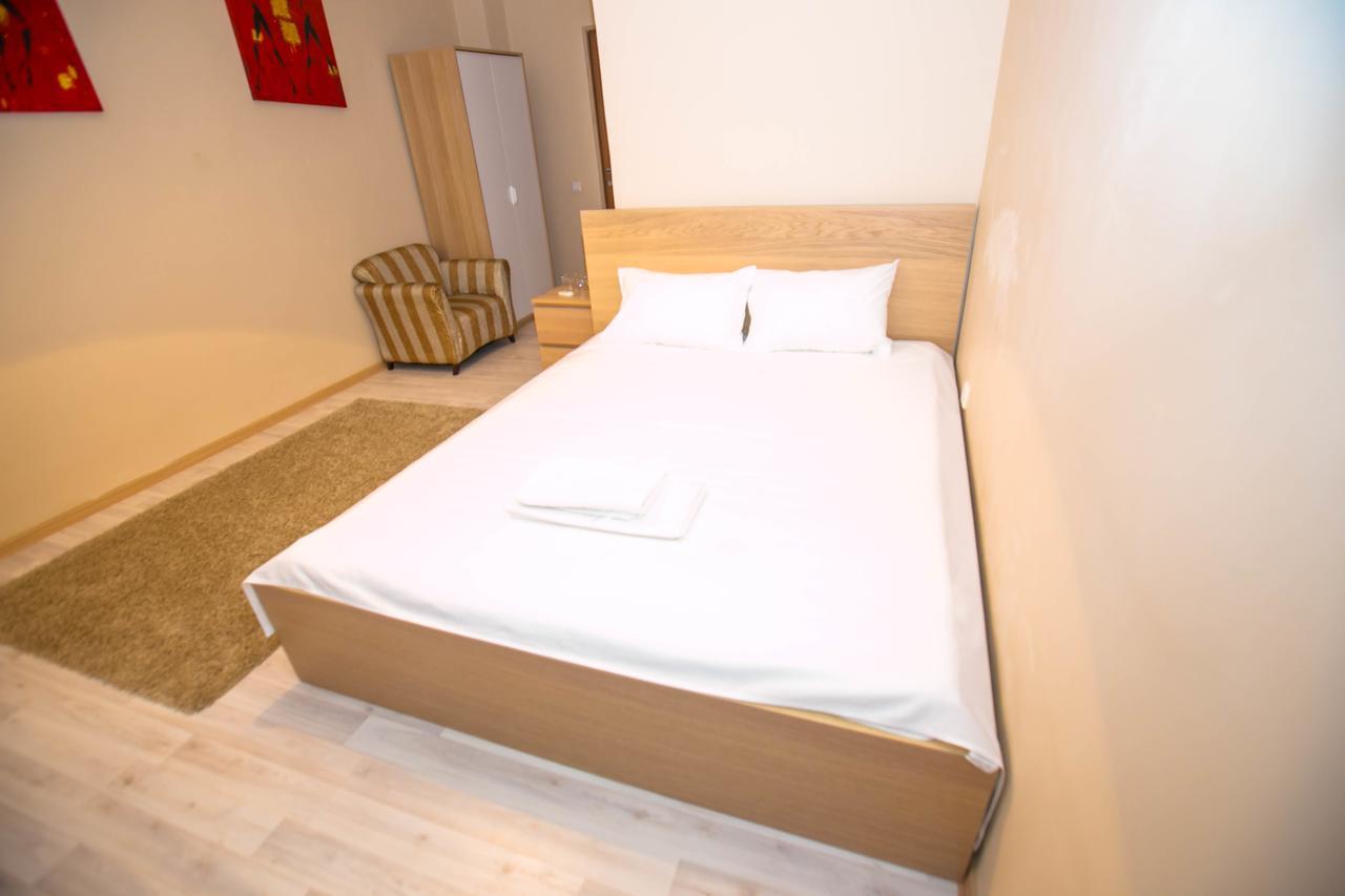Hotel Jasmine Atyrau Bagian luar foto