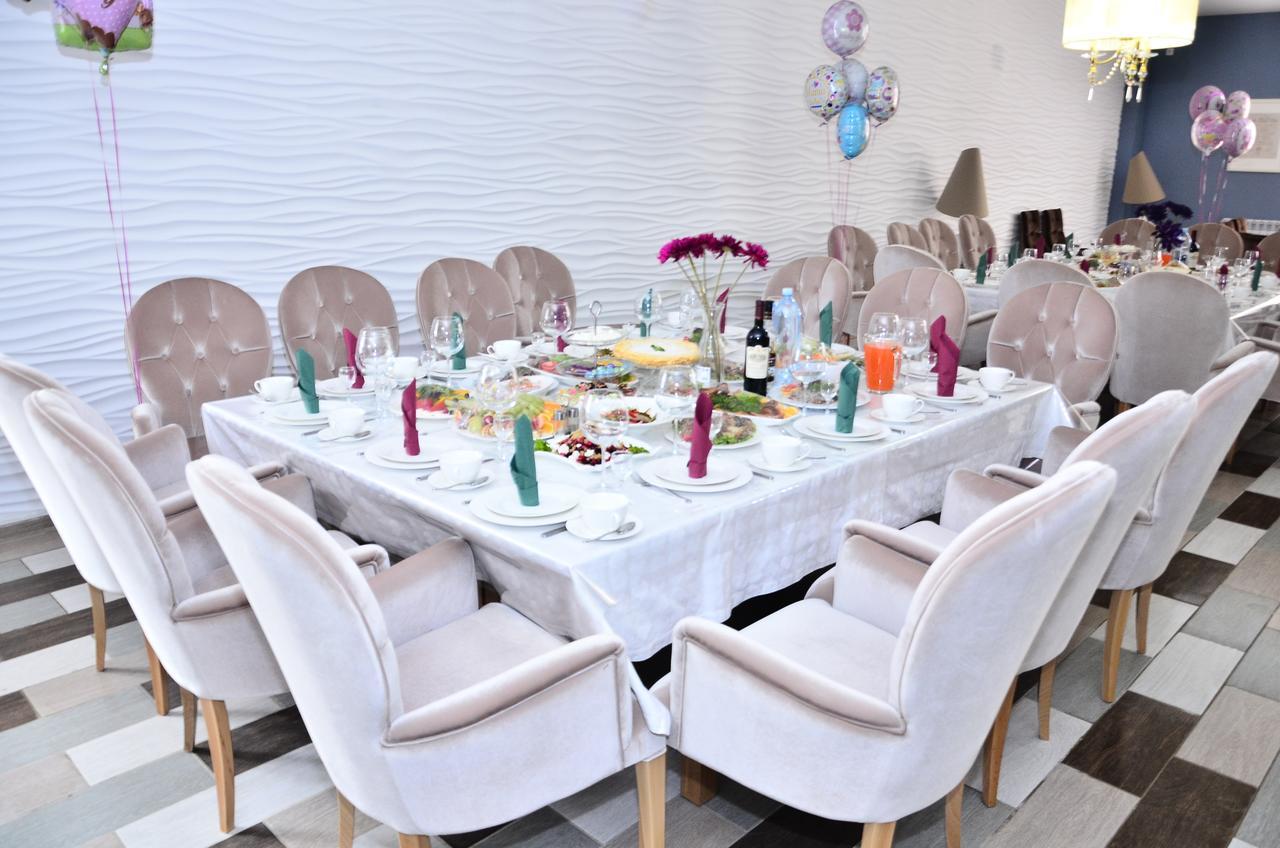 Hotel Jasmine Atyrau Bagian luar foto