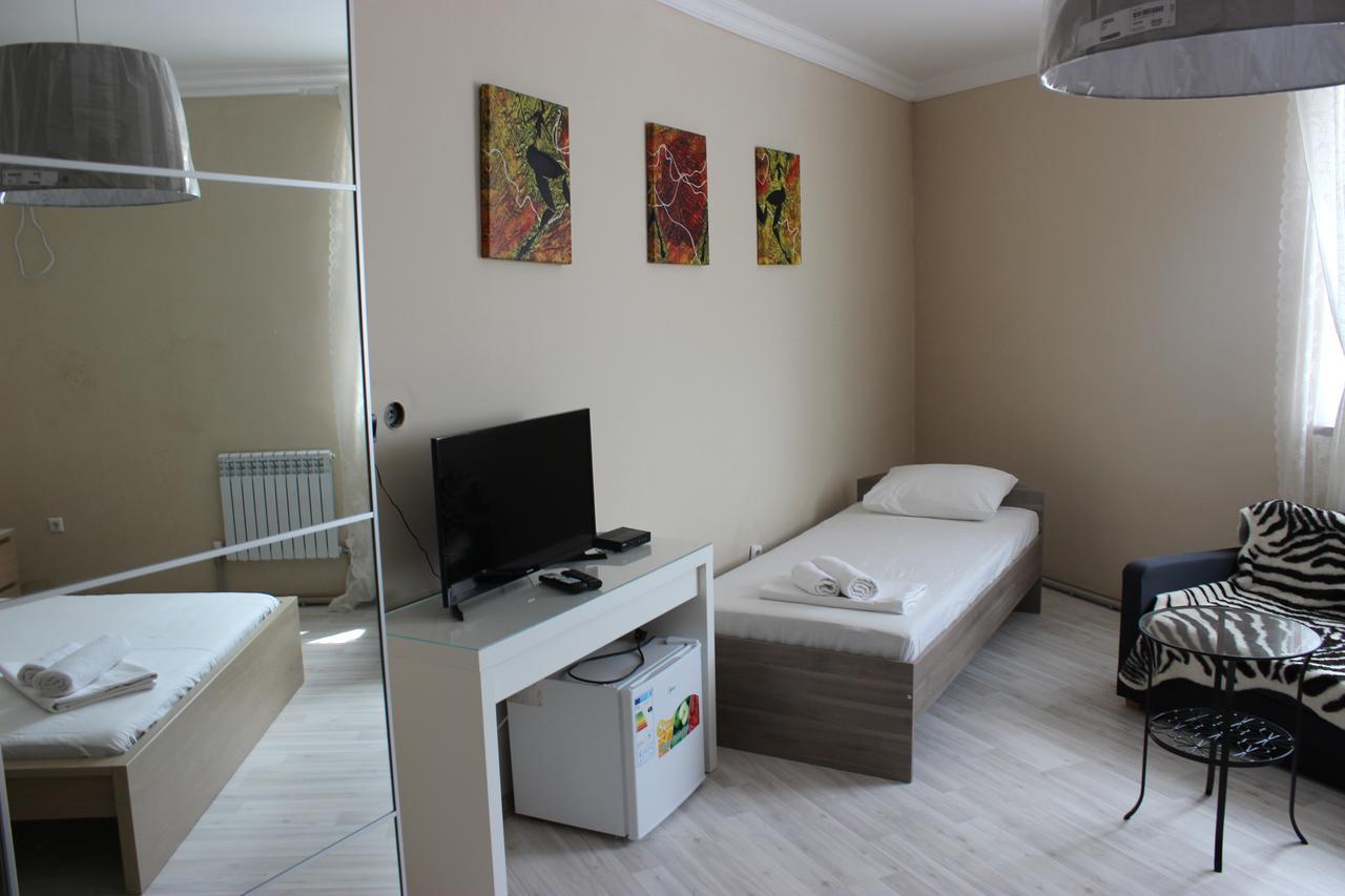 Hotel Jasmine Atyrau Bagian luar foto