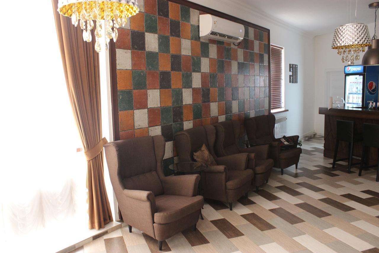 Hotel Jasmine Atyrau Bagian luar foto