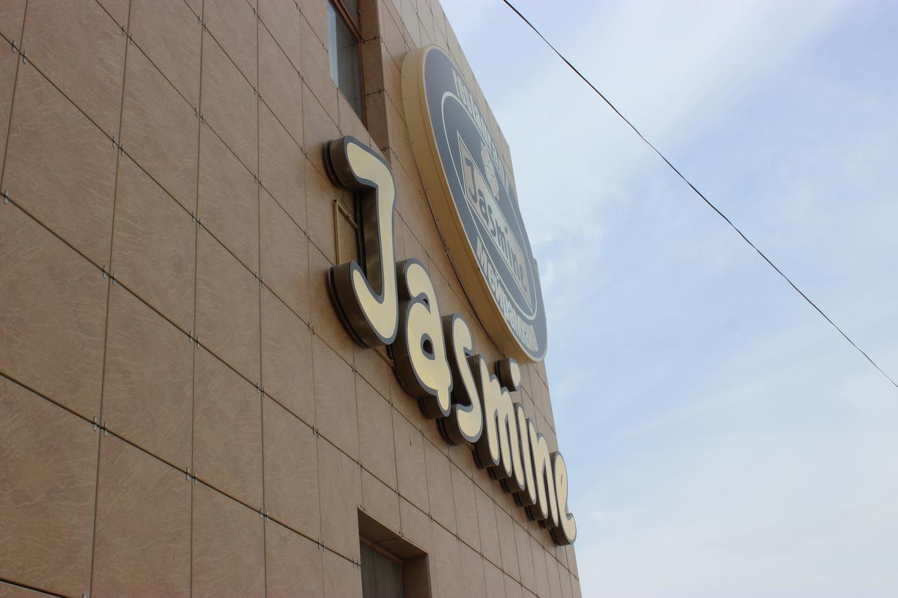 Hotel Jasmine Atyrau Bagian luar foto
